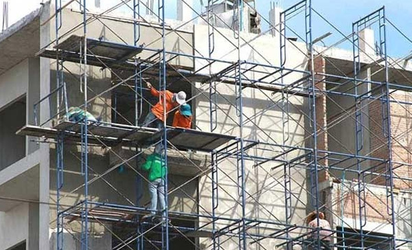 Nhờ sự bền bỉ, chống trơn trượt và khả năng chịu tải cao, sàn thao tác trên cao ngày càng được sử dụng phổ biến