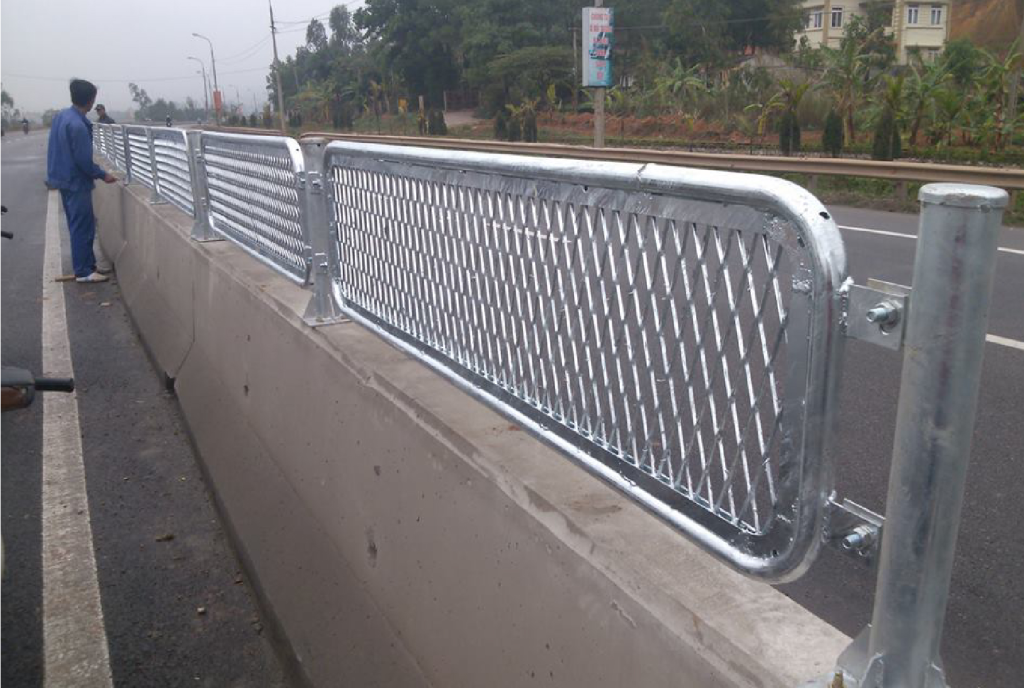 Lưới chống chói trên đường cao tốc
